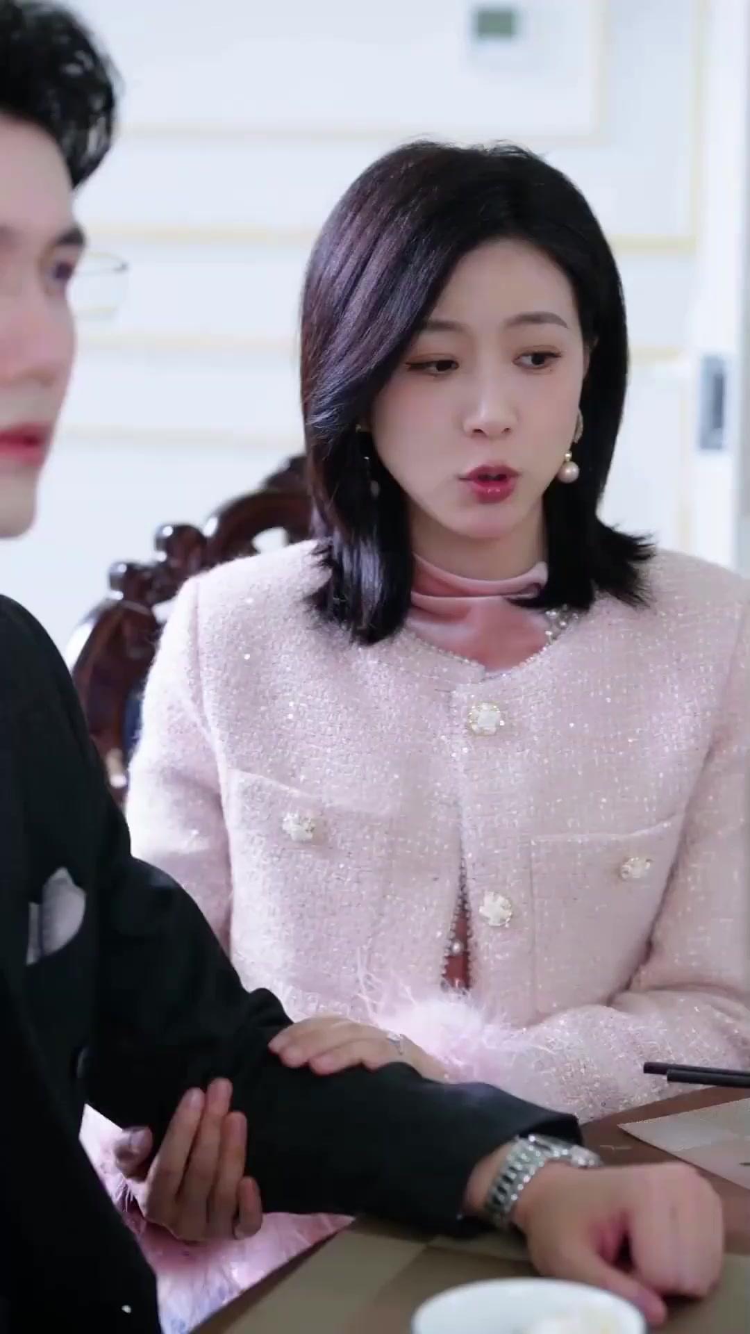 (Dublagem) Renascidas: A Escolha do Destino