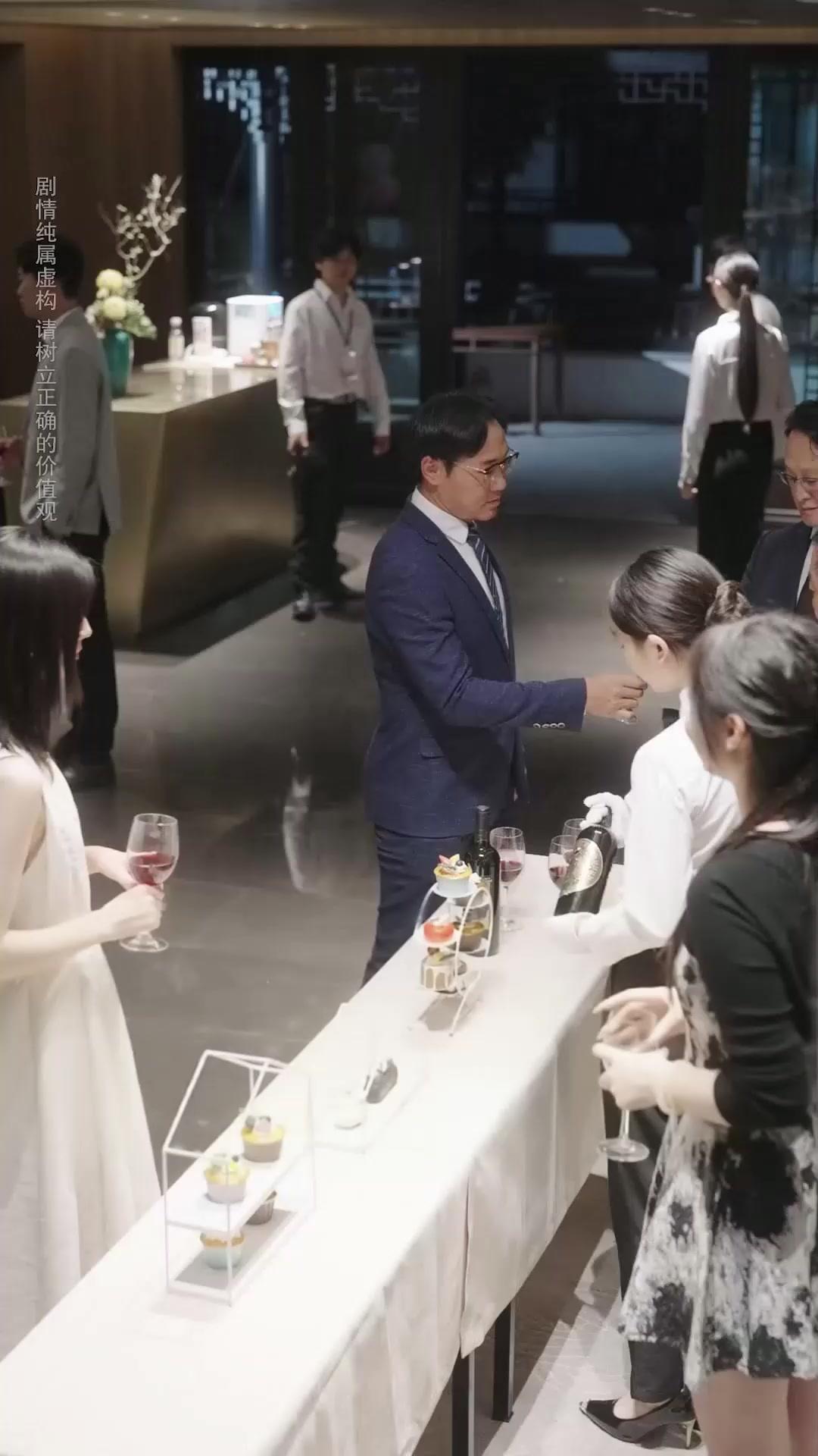 He Loves My Sis? I Swap My Groom.