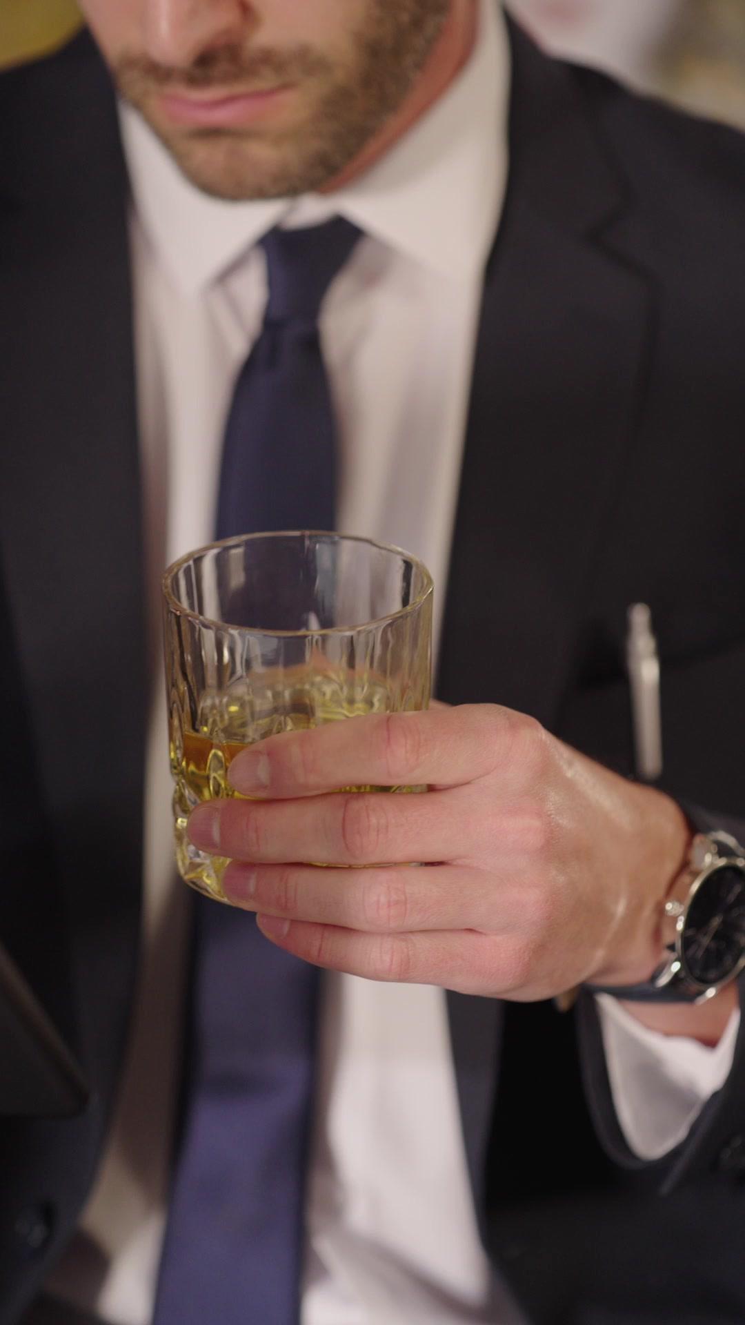 JUSQU’À CE QUE LA VÉRITÉ NOUS SÉPARE