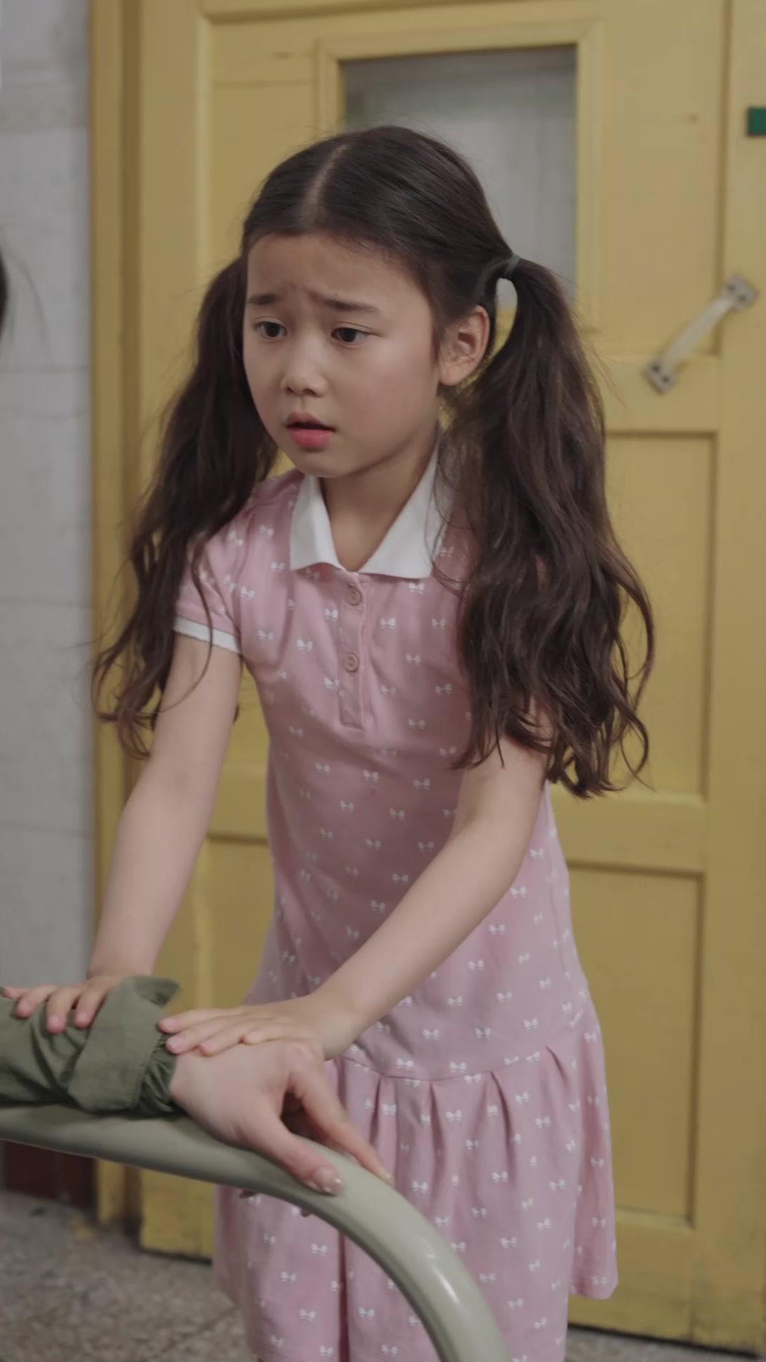 DEMI-MORT, DEMI-VIVANTE