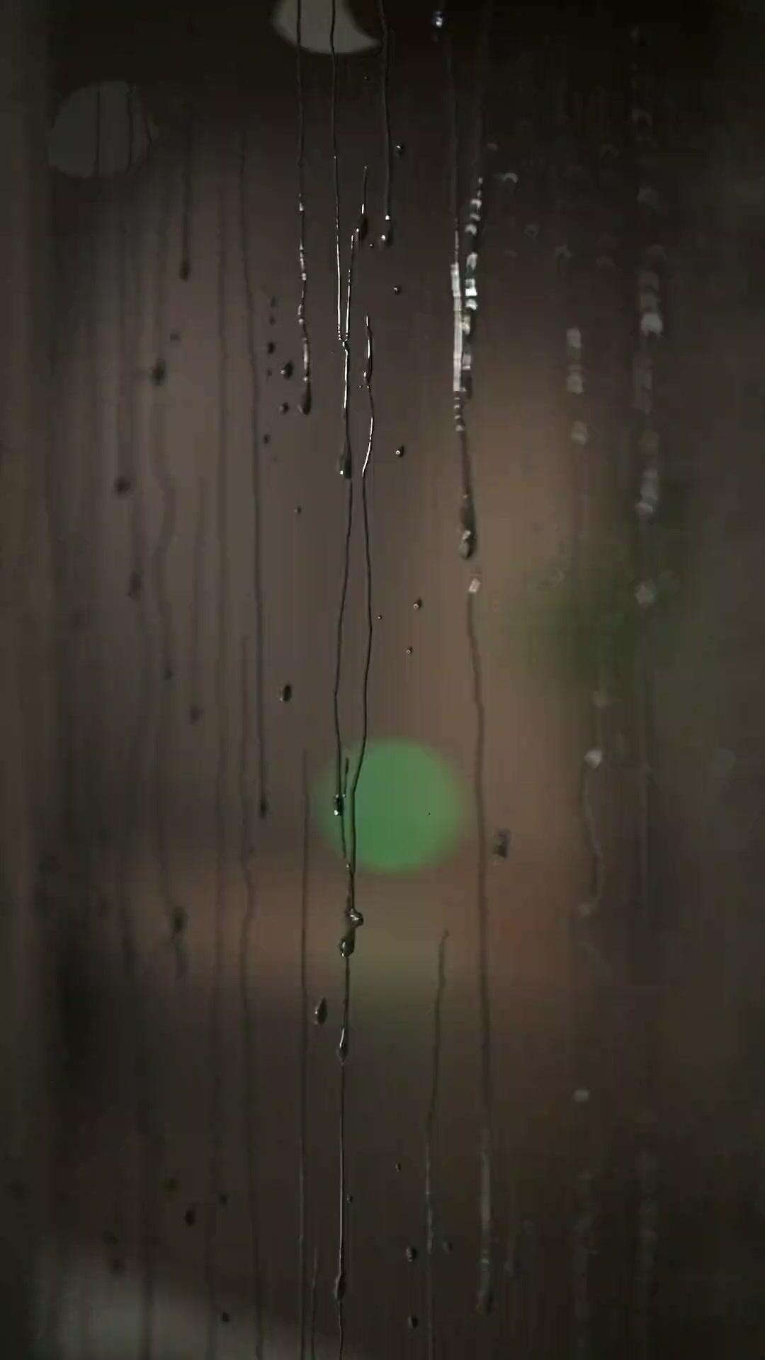 وقعَتْ في أحضاني صدفة