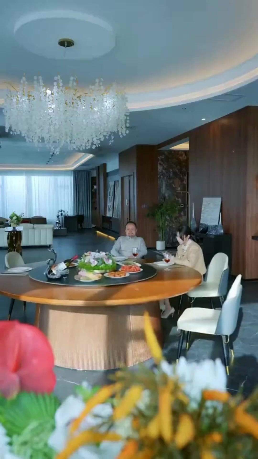 من وراء الستار