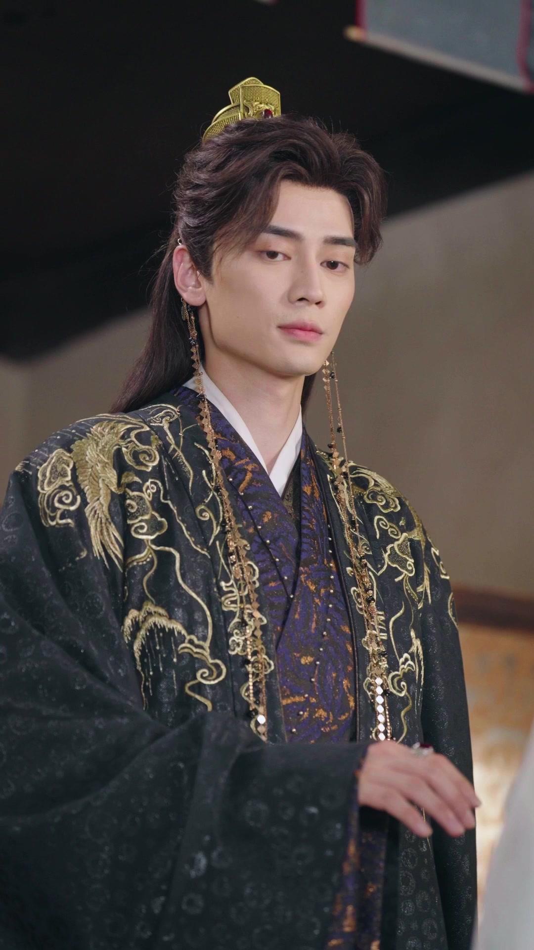 Mom, Daddy is the Prince!