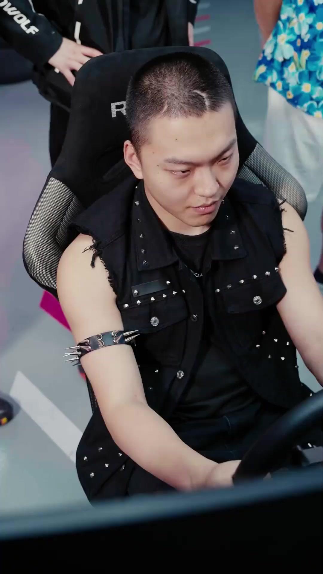 (Dubbed)Drift King: Rise of the Phantom Racer