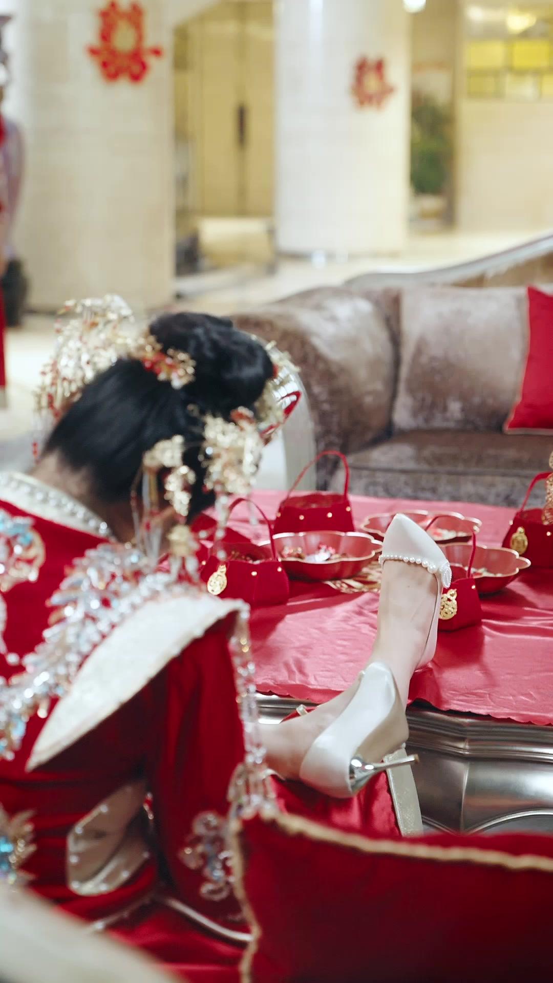 Noivos Trocados, Corações Acertados