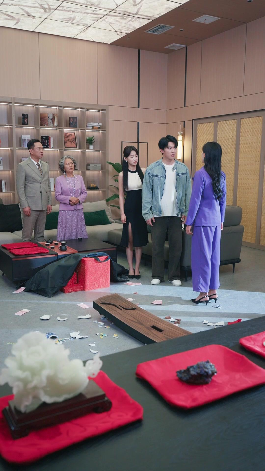 Jutawan Lari, Kekasih Ganti​