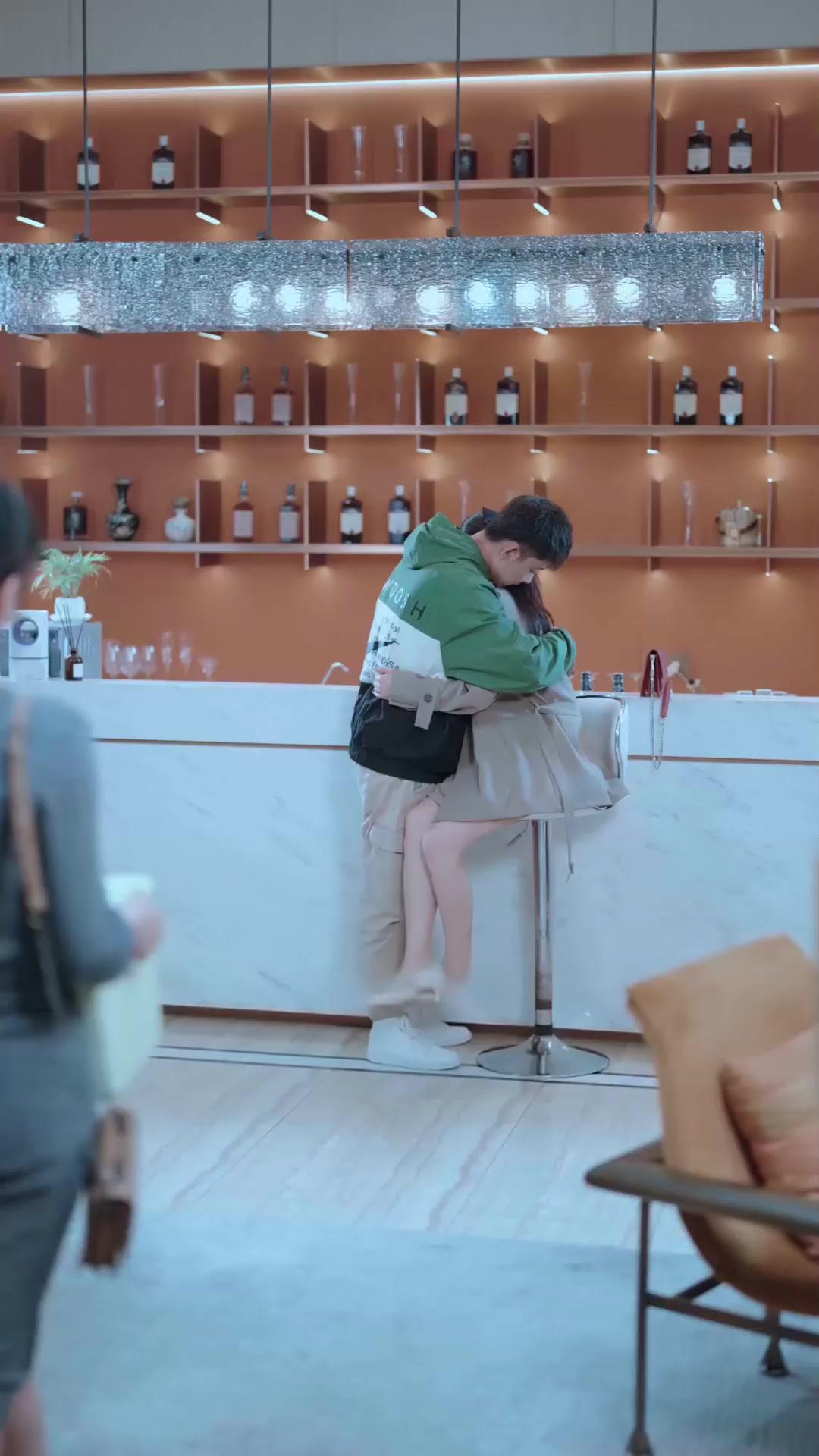 Tras la máscara del amor