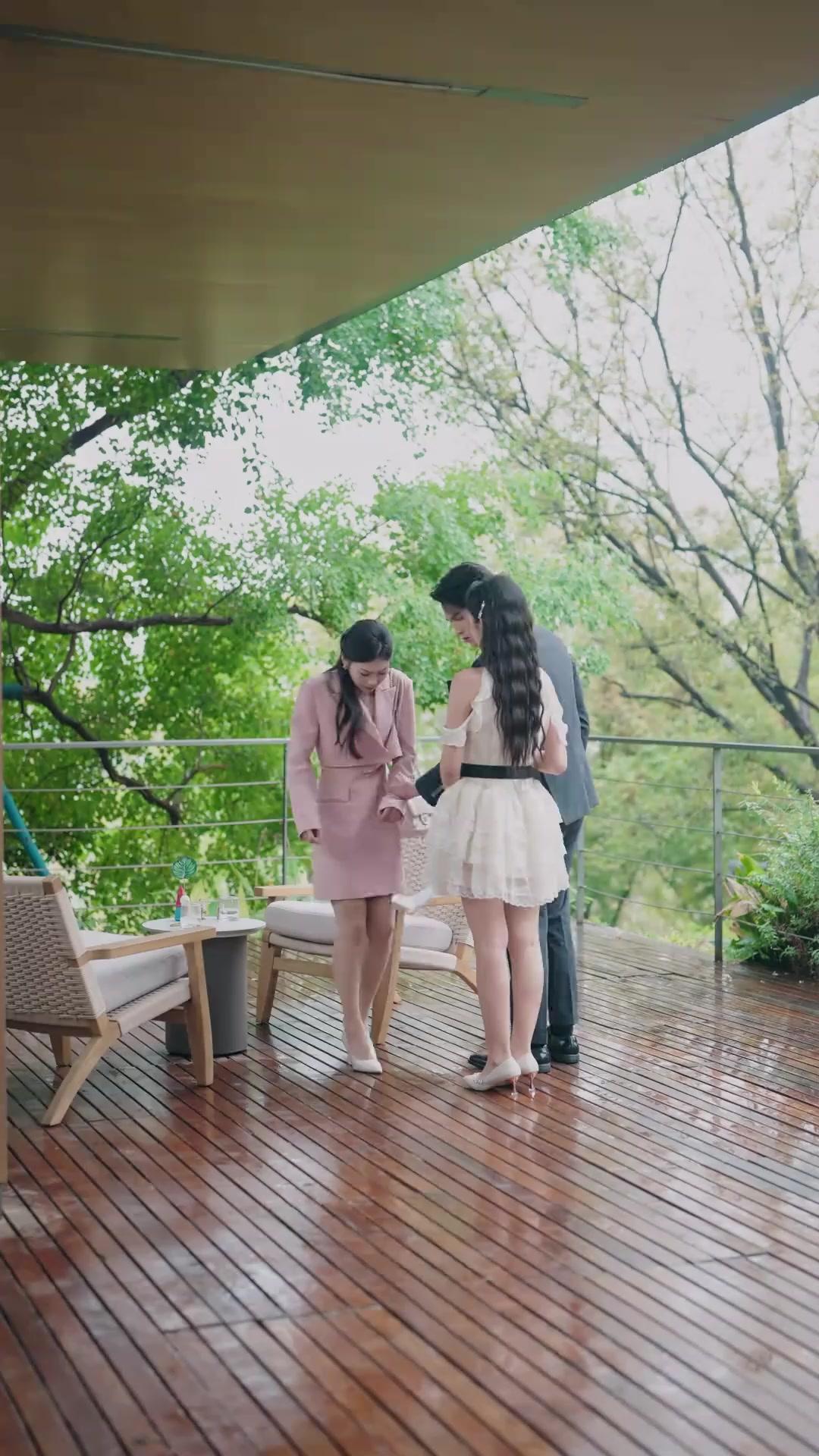 (Dublagem) O Brilho da Srta. Joana