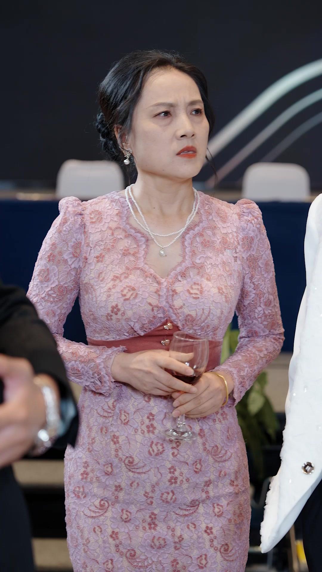 What? My "Poor" Ex is a Tycoon?