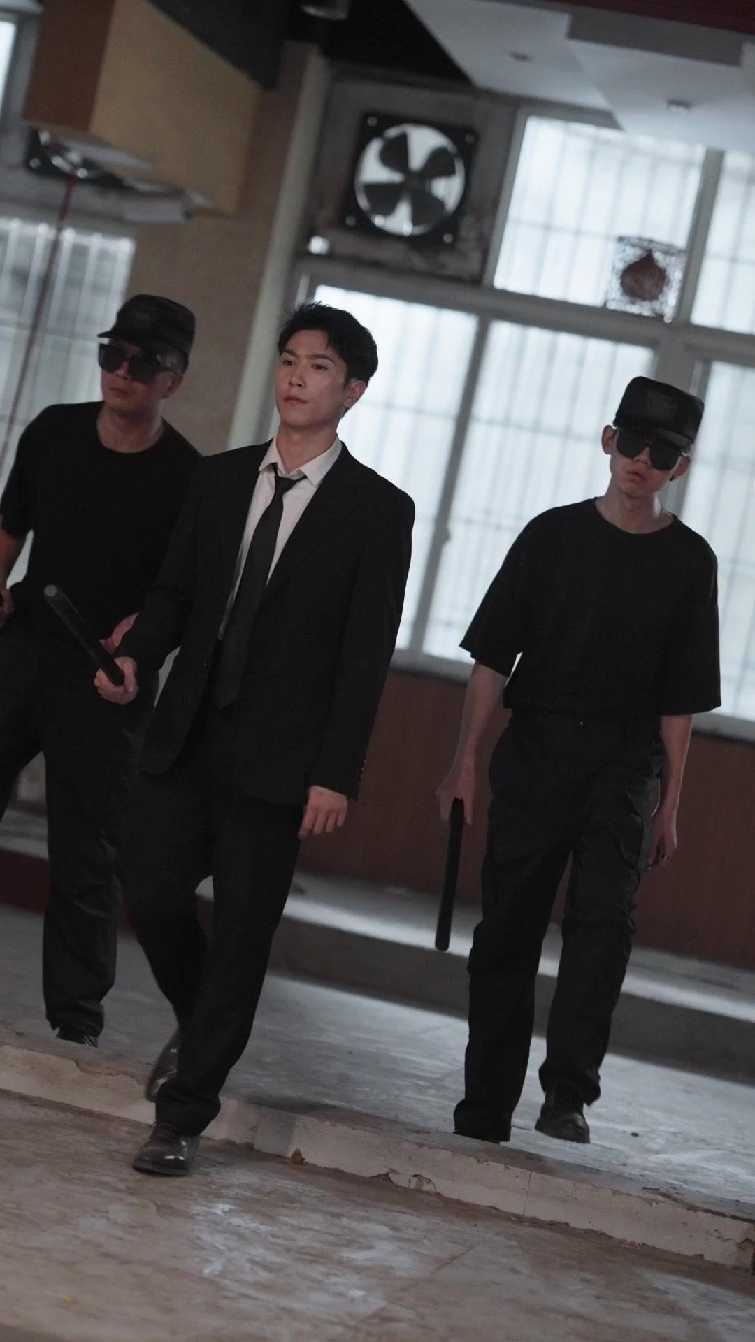 Paman Ini Terlalu Berbahaya