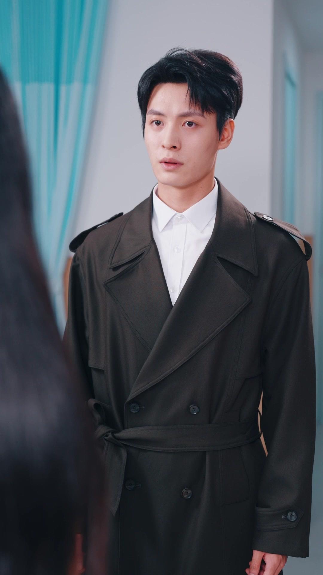 5 Years of Love? He's Clueless! 