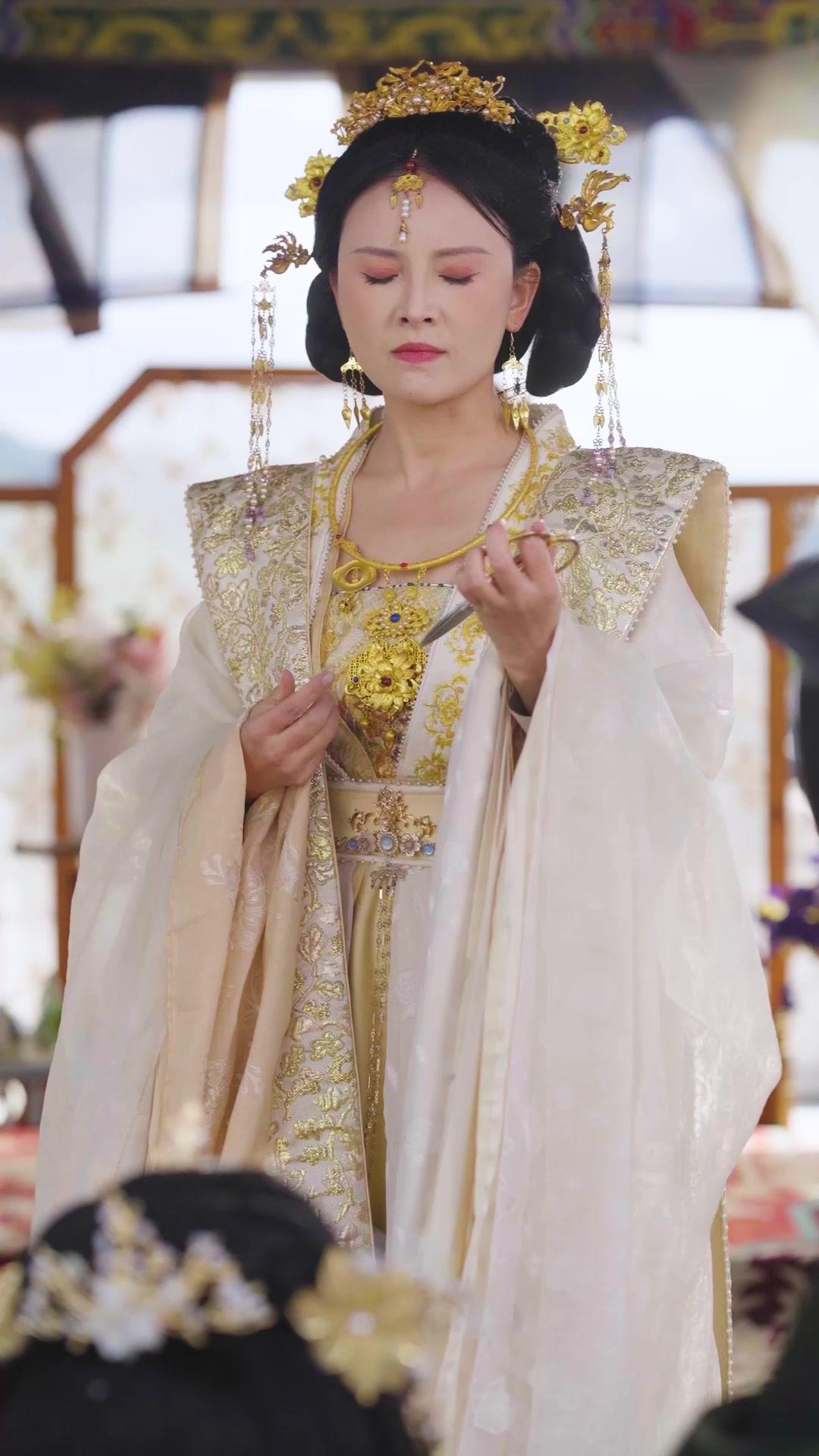 ปิ่นหงส์สลับชะตา