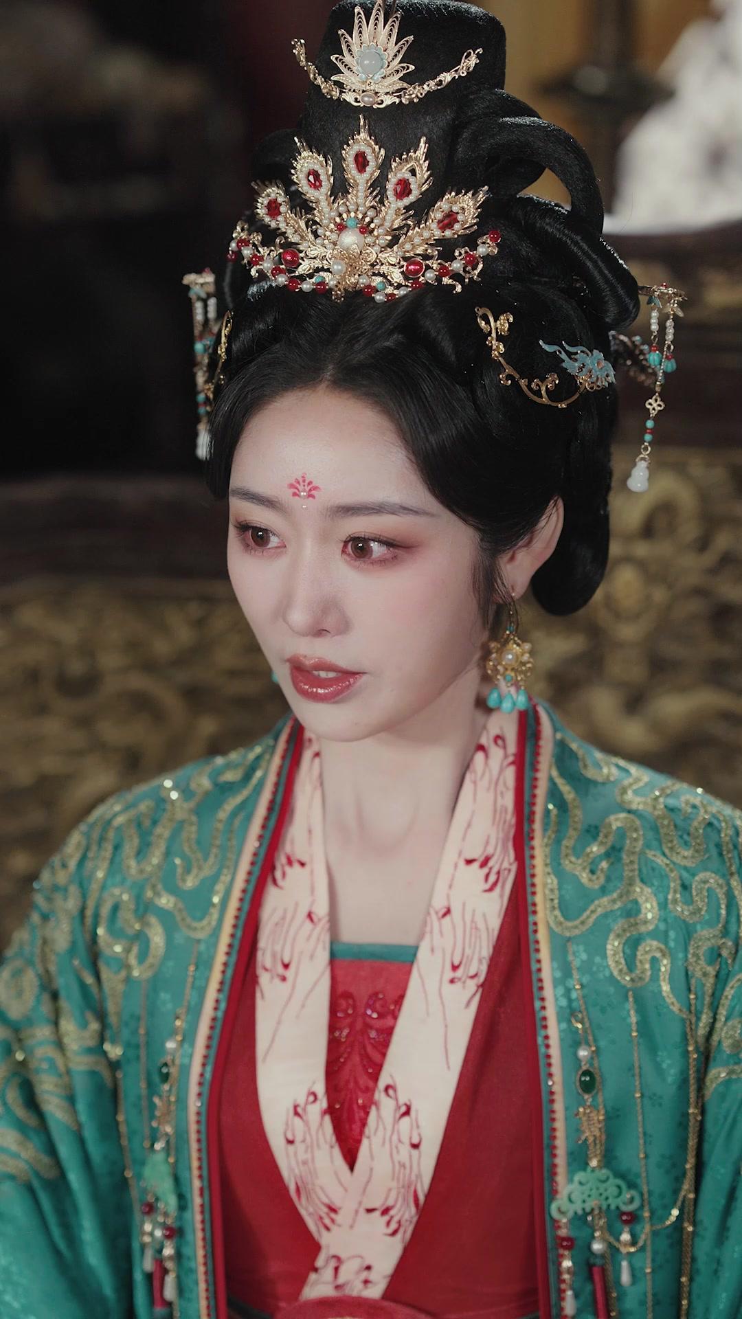 Bukan Sekadar Permaisuri