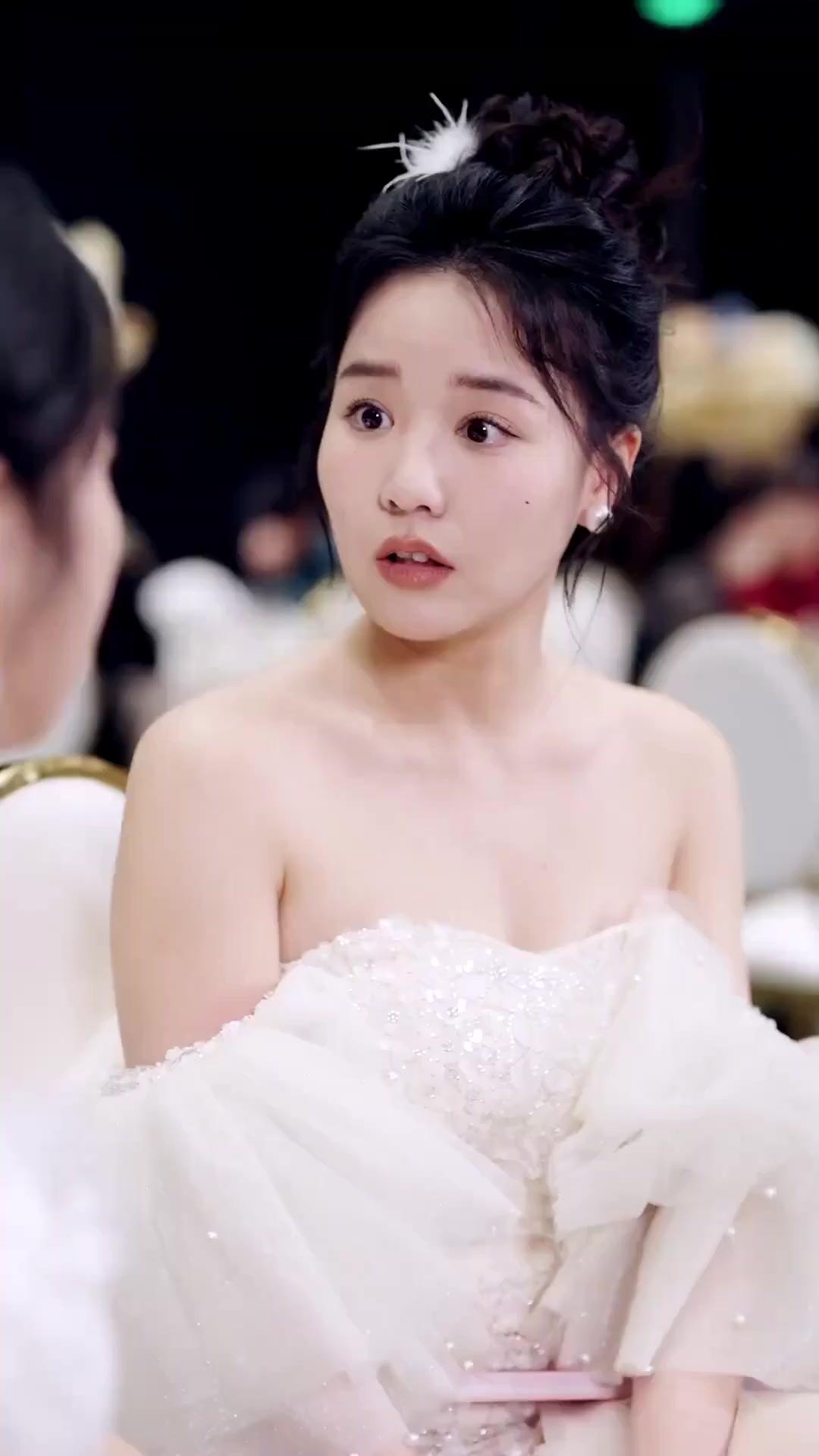 (Dubbed)Empress Never Falls