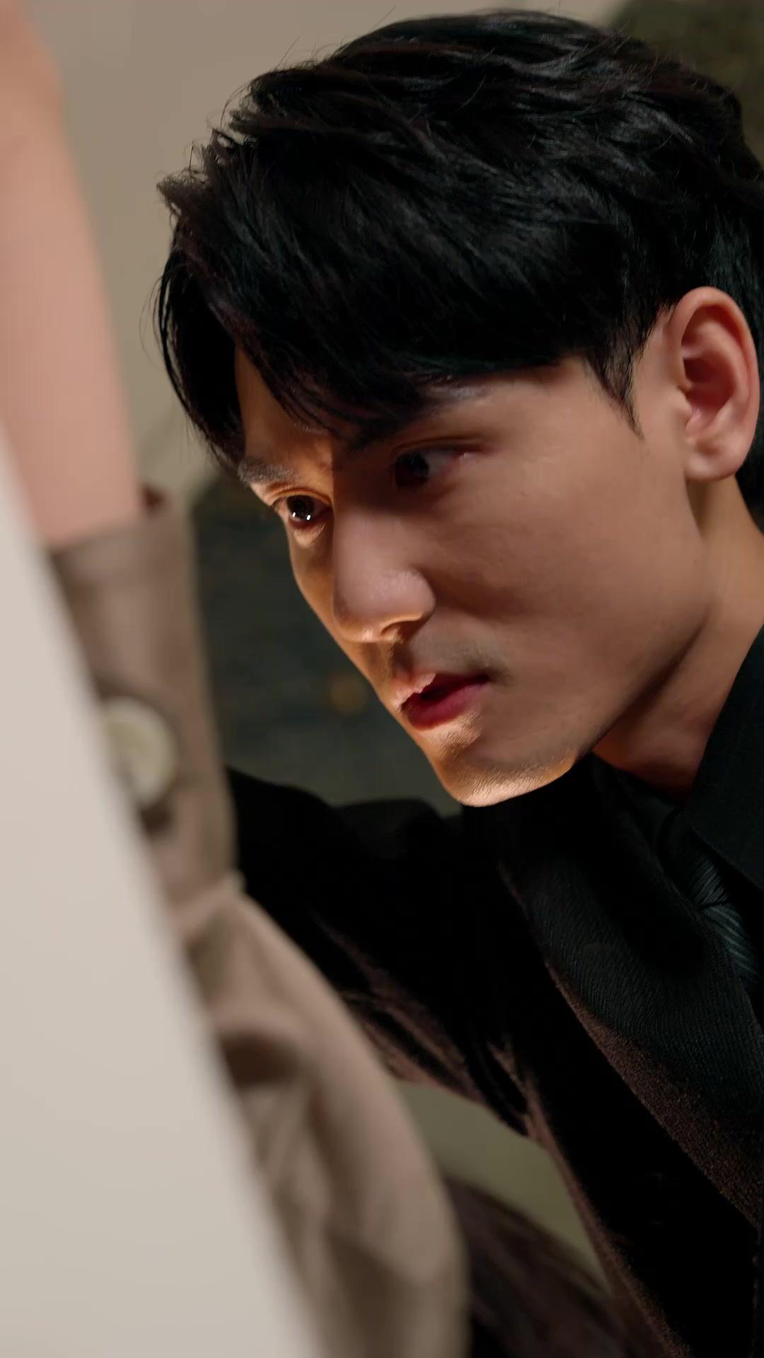 Gölgeler Senfonisinde Aşk