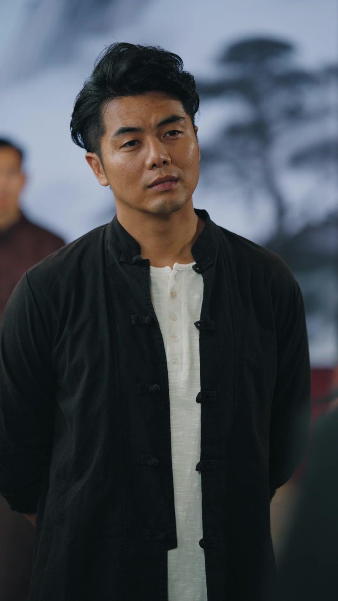 退隱大佬今天又在拯救世界