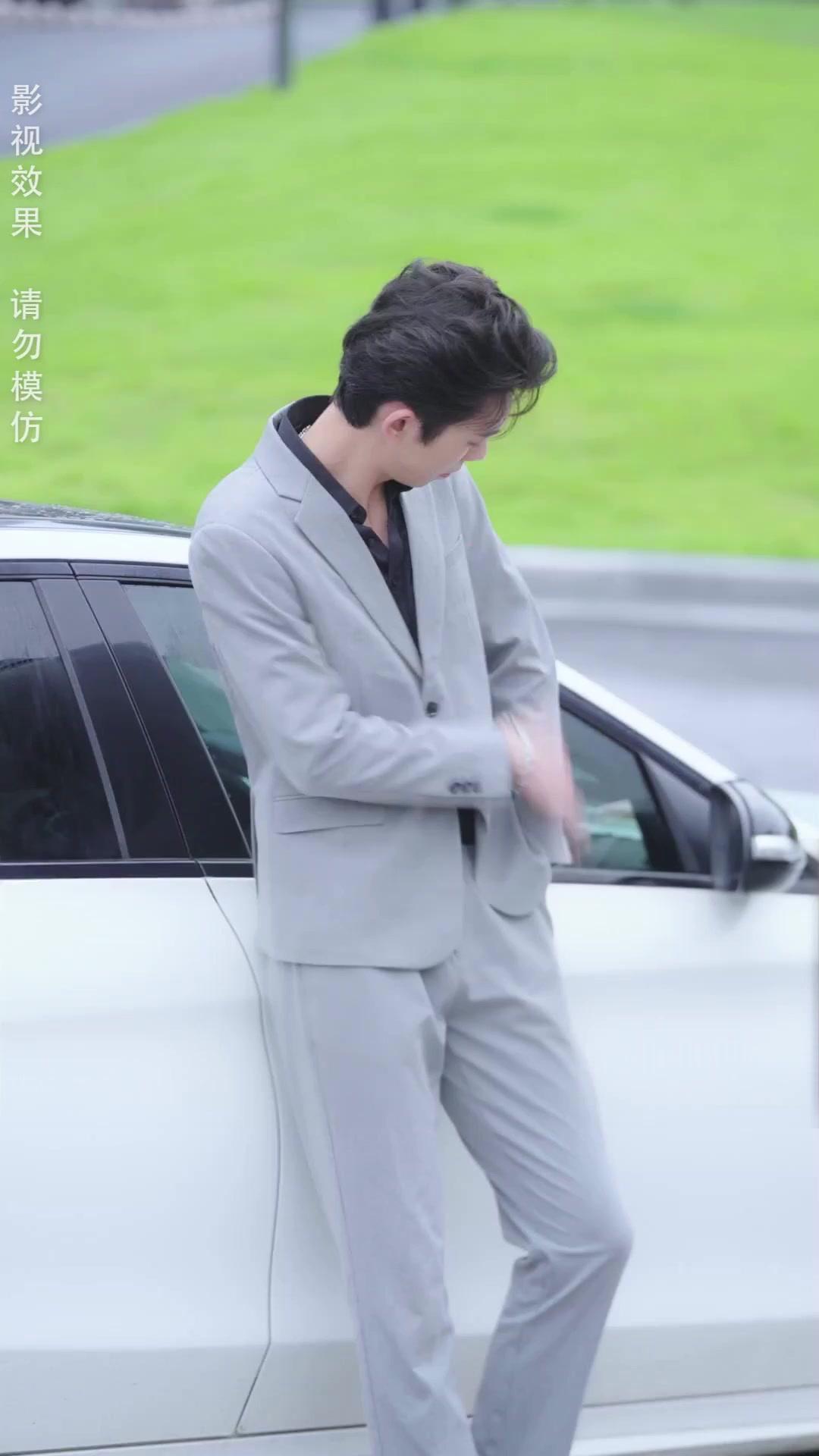 زوجته الحلوة أميرة ثروته؟