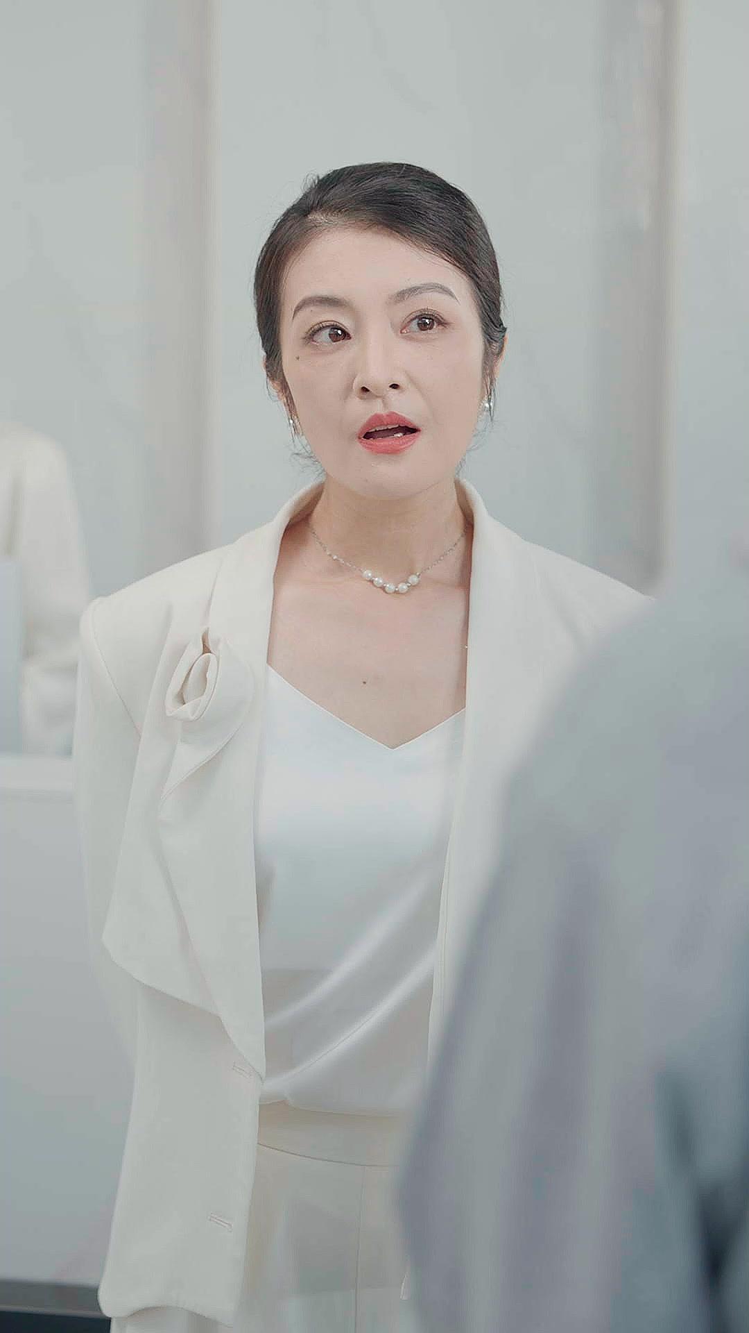 De esposa sumisa a reina indomable