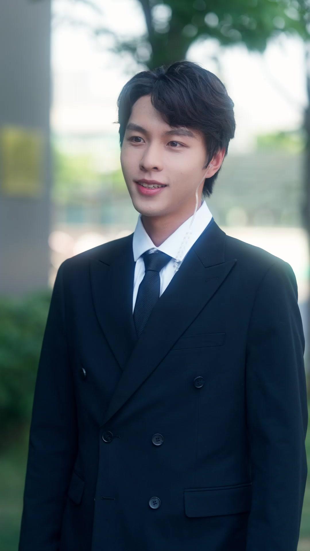 Dusta Terbongkar, Cinta Bermahkota