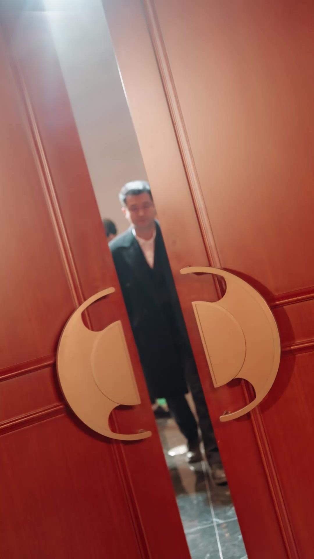 They Mocked Mom. Now They Beg!