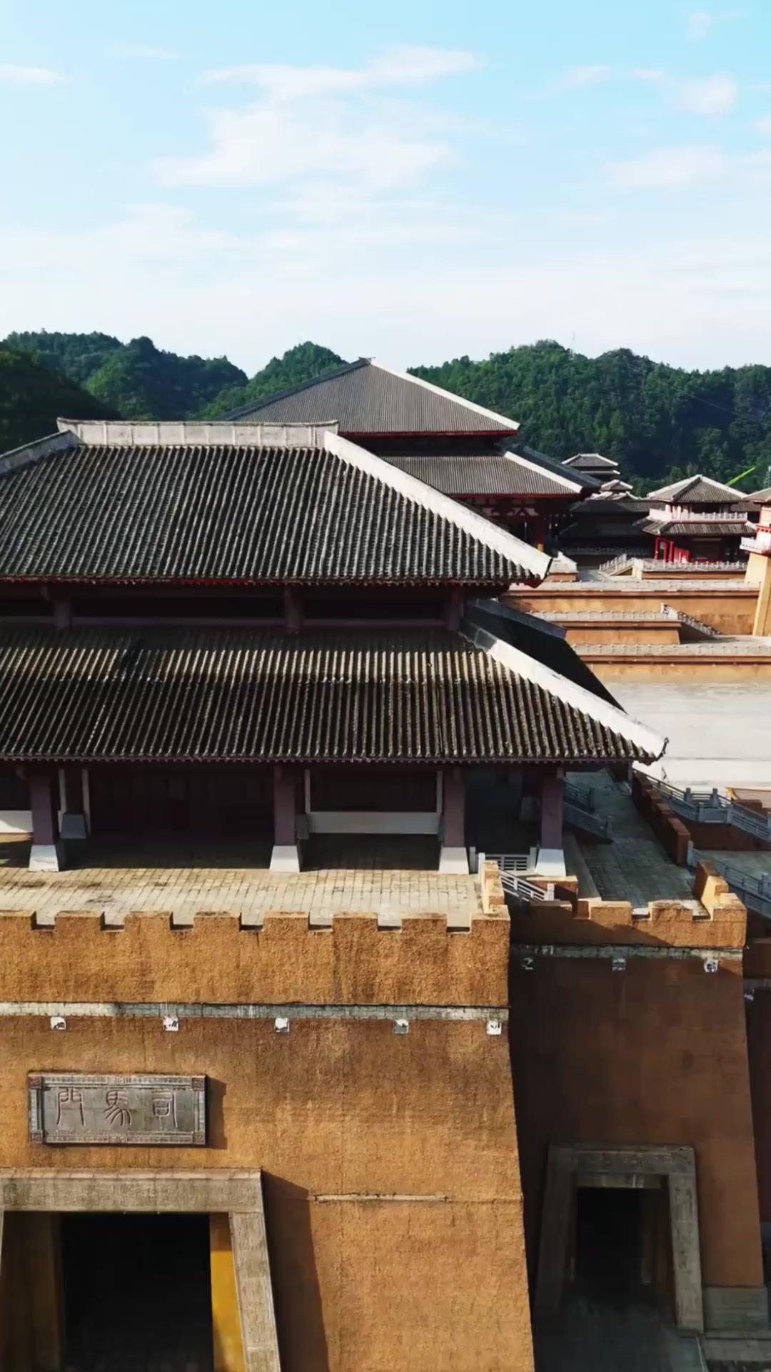 (Sulih suara)Kembalinya Ratu Phoenix