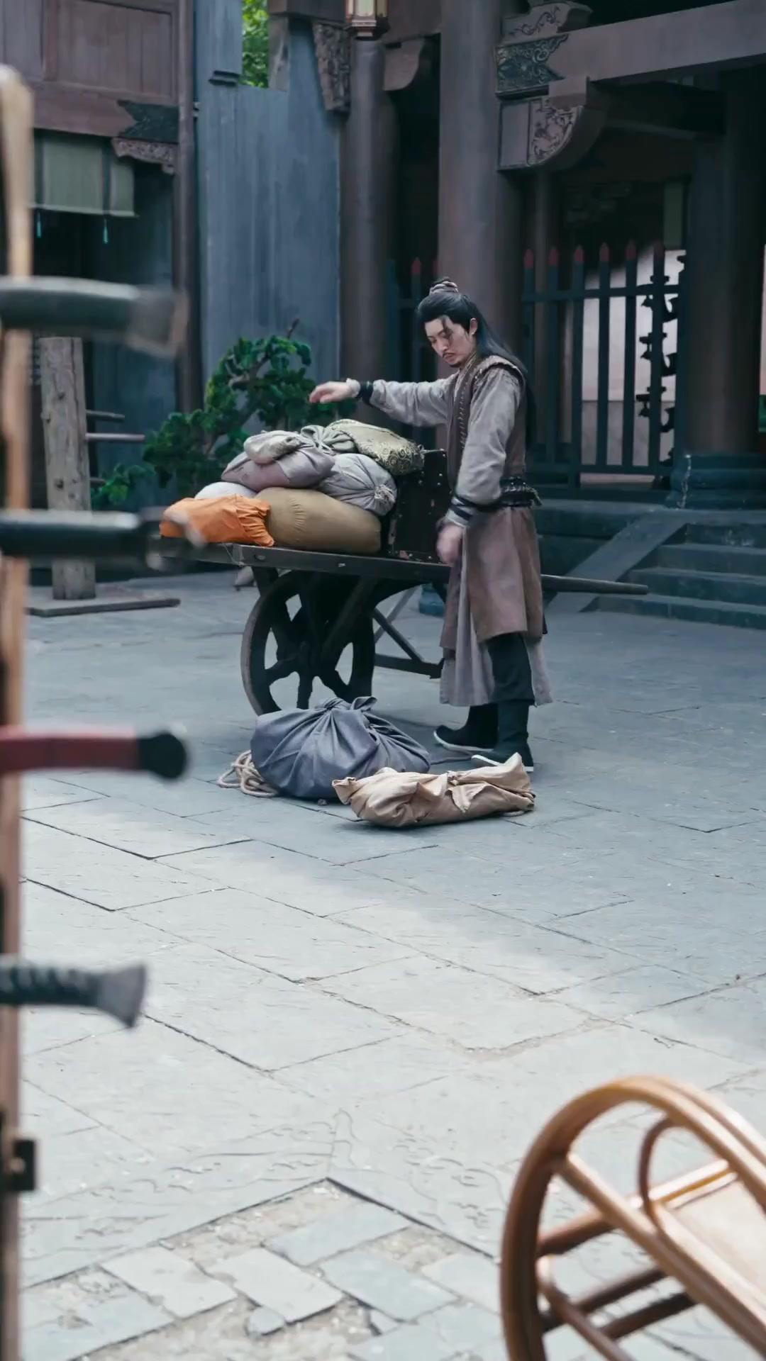 (مدبلج) أنينُ السيوف... ووجعُ القلوب