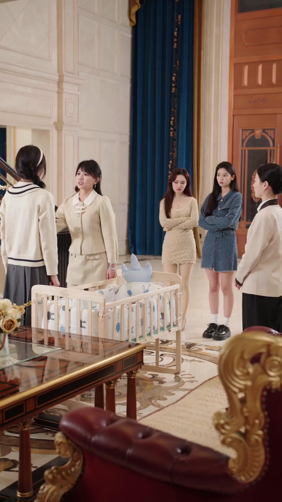 CHOUCHOUNE DE M. HUTIN