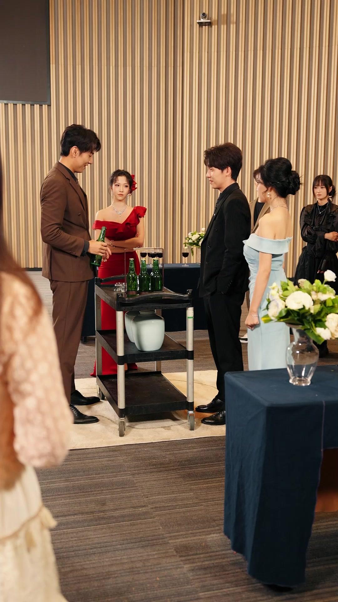 Primadona dan Pengawalnya