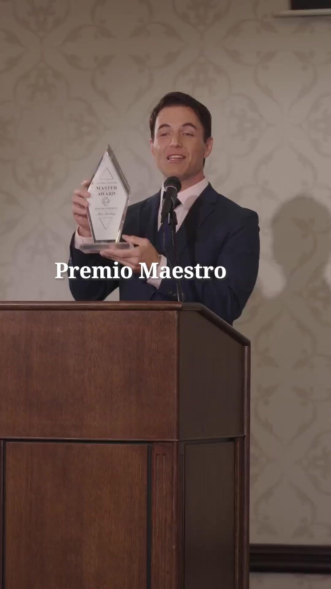 (Doblado)Amor por el hermano adoptivo