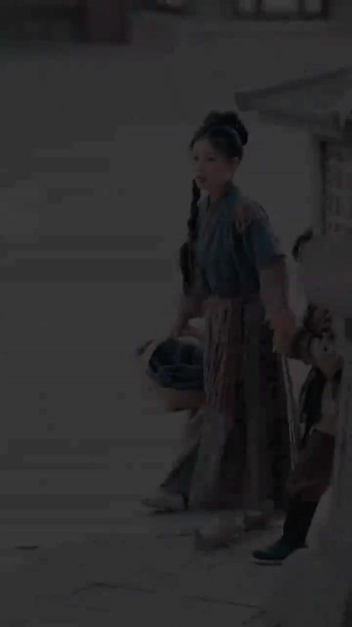 (مدبلج) حين تتساقط أزهار الكمثرى