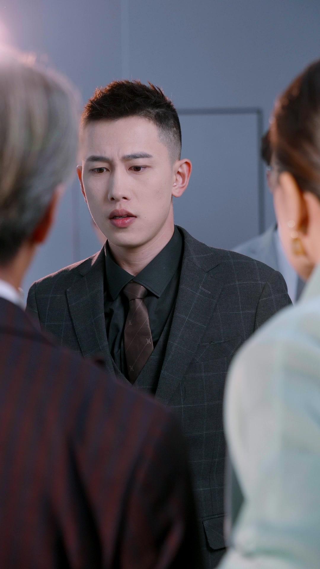 His Love, Her Weapon