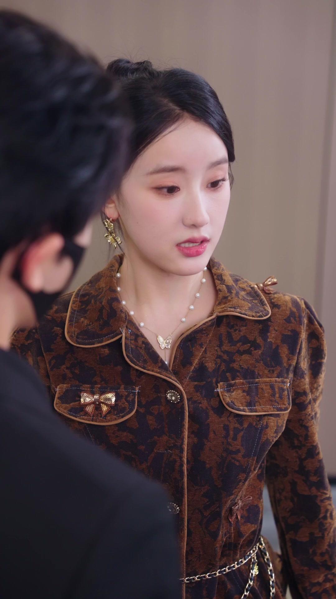  Pengawalku Mencurigakan