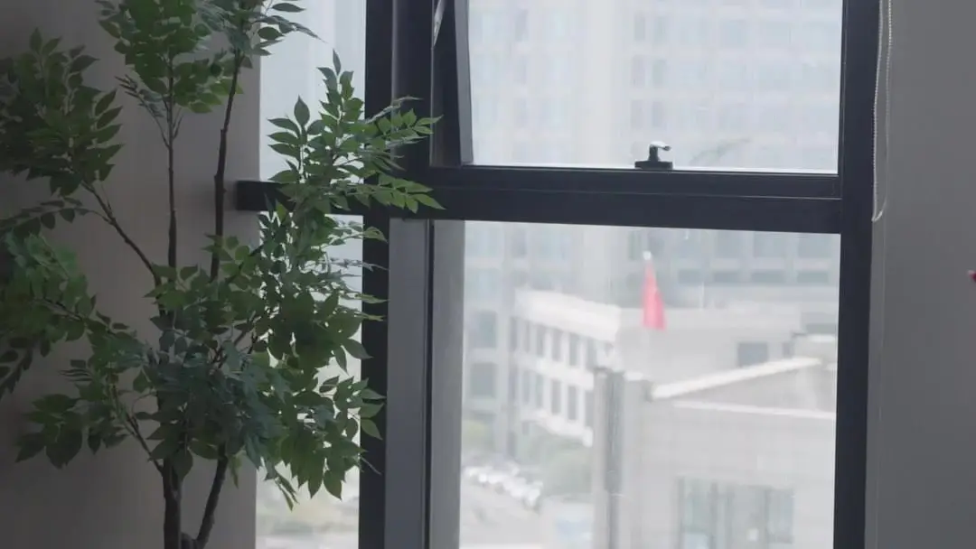 Dinner Table Power Play