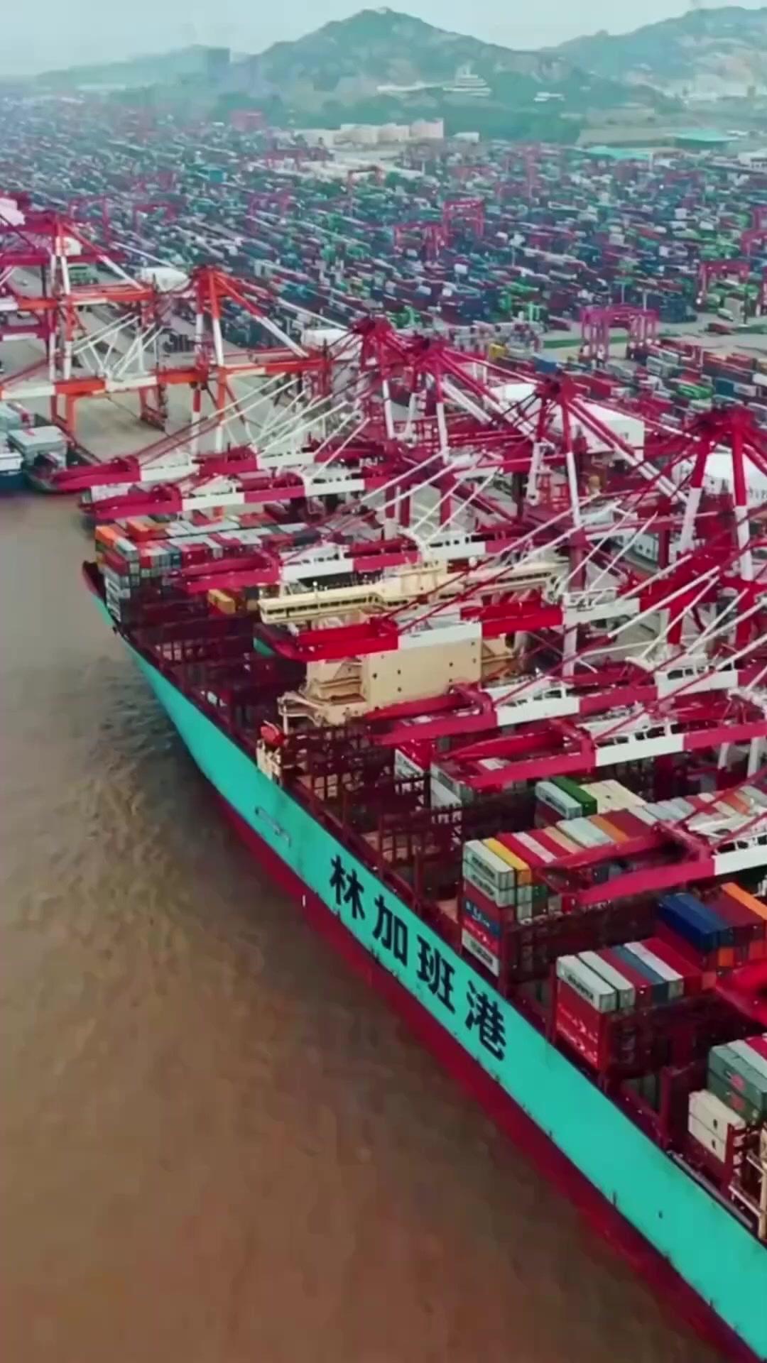 عين ثالثة تفتح ألف حاوية كنز