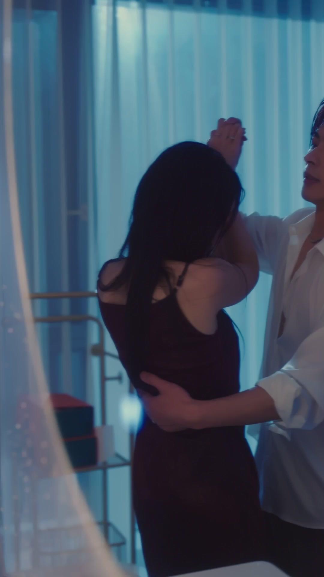 حرير الخداع… وعطر الخيانة