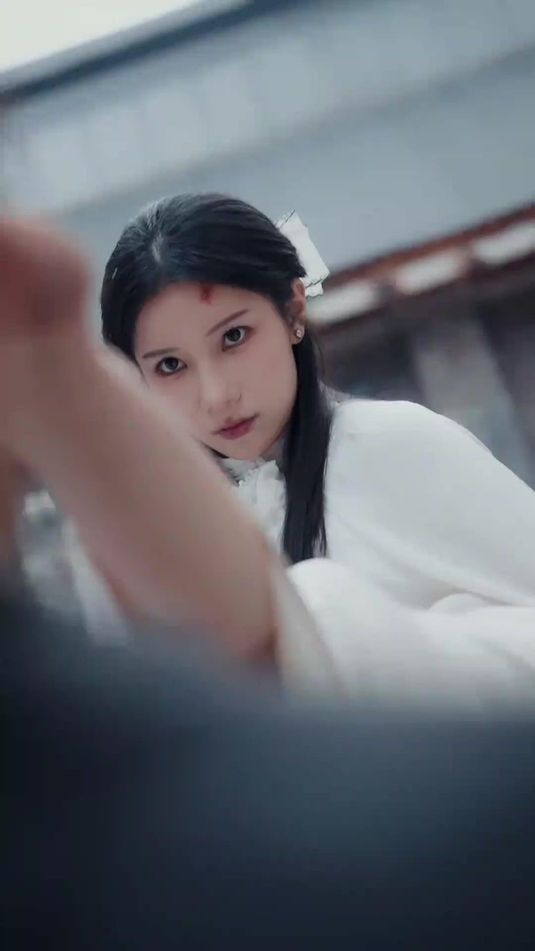 한 번 물면 안 놓는 여자