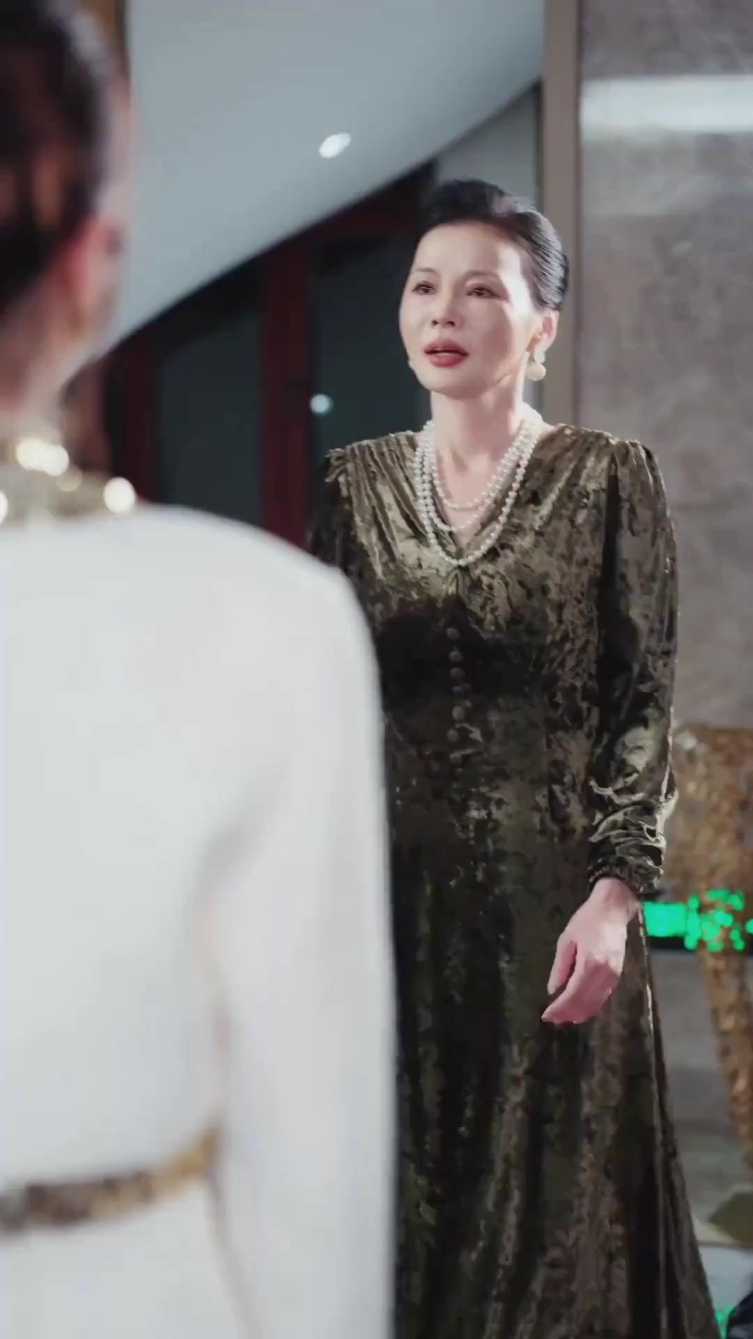 (Doublage) UNE ROSE À ÉPINES