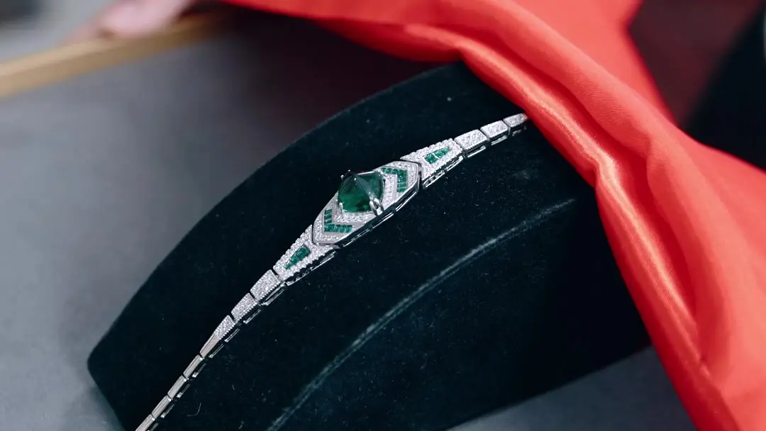 Pink Dress, Poison Smile