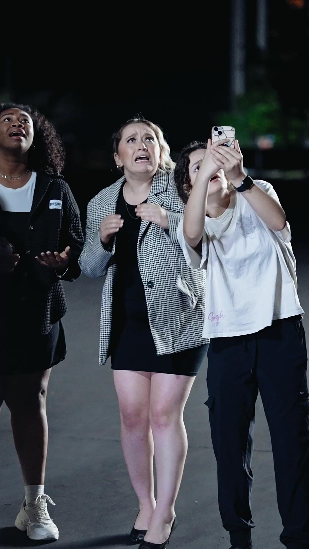 Girls Help Girls: Divorce or Die