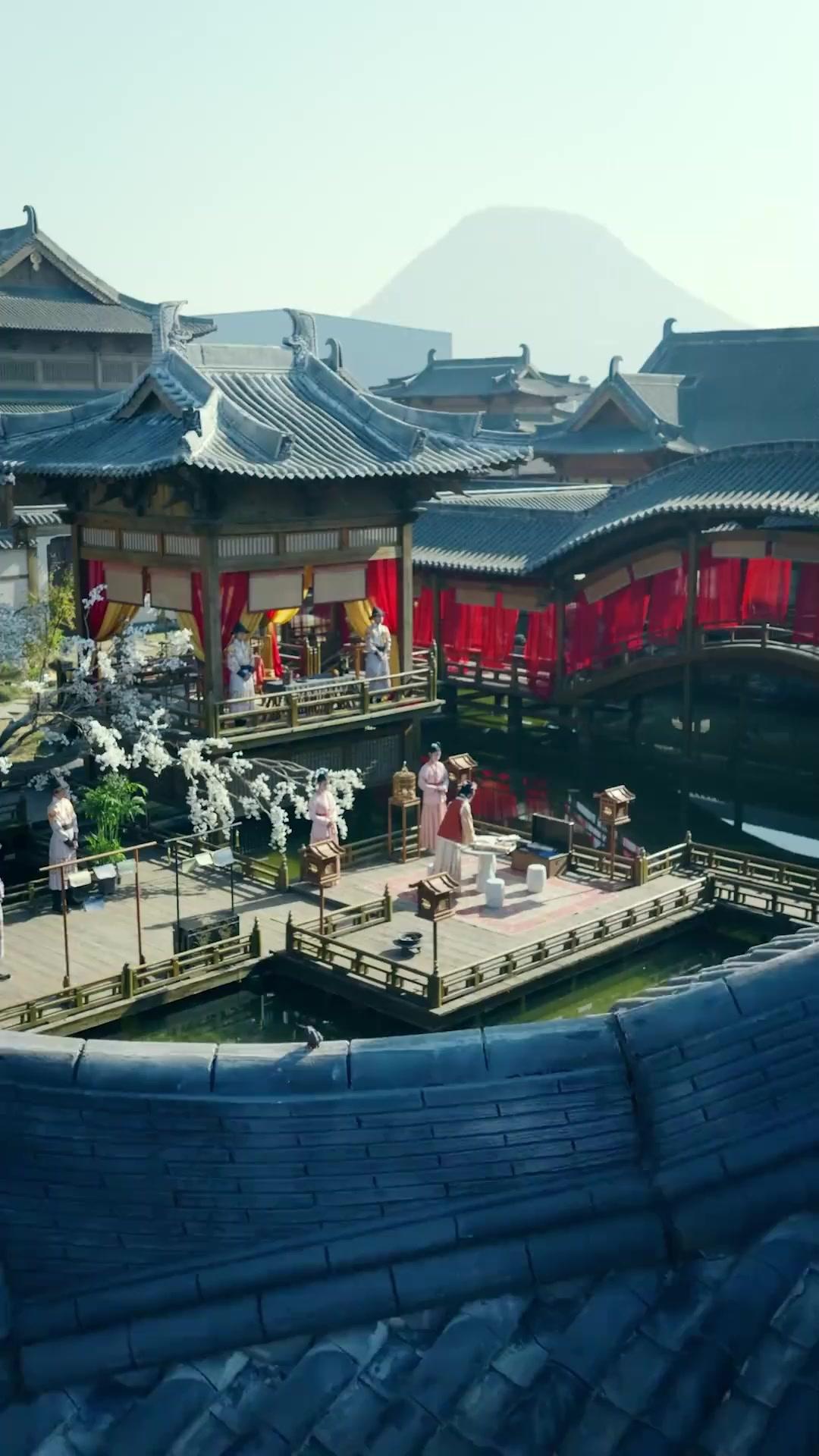 약혼자 버리니 황후가 차려지네