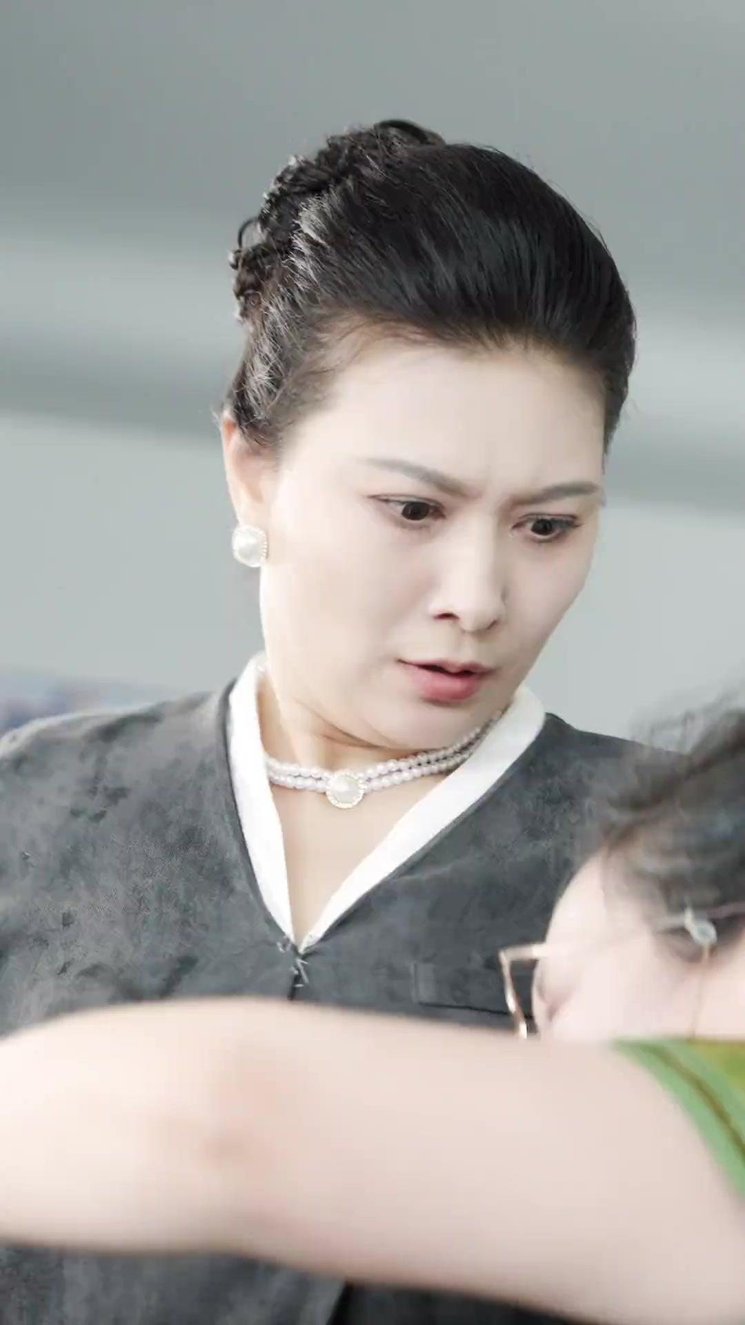 The CEO’s Rebirth: Protecting His True Heir