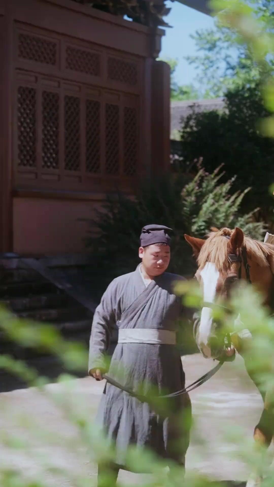 Hoàng Hậu Vạn Sủng