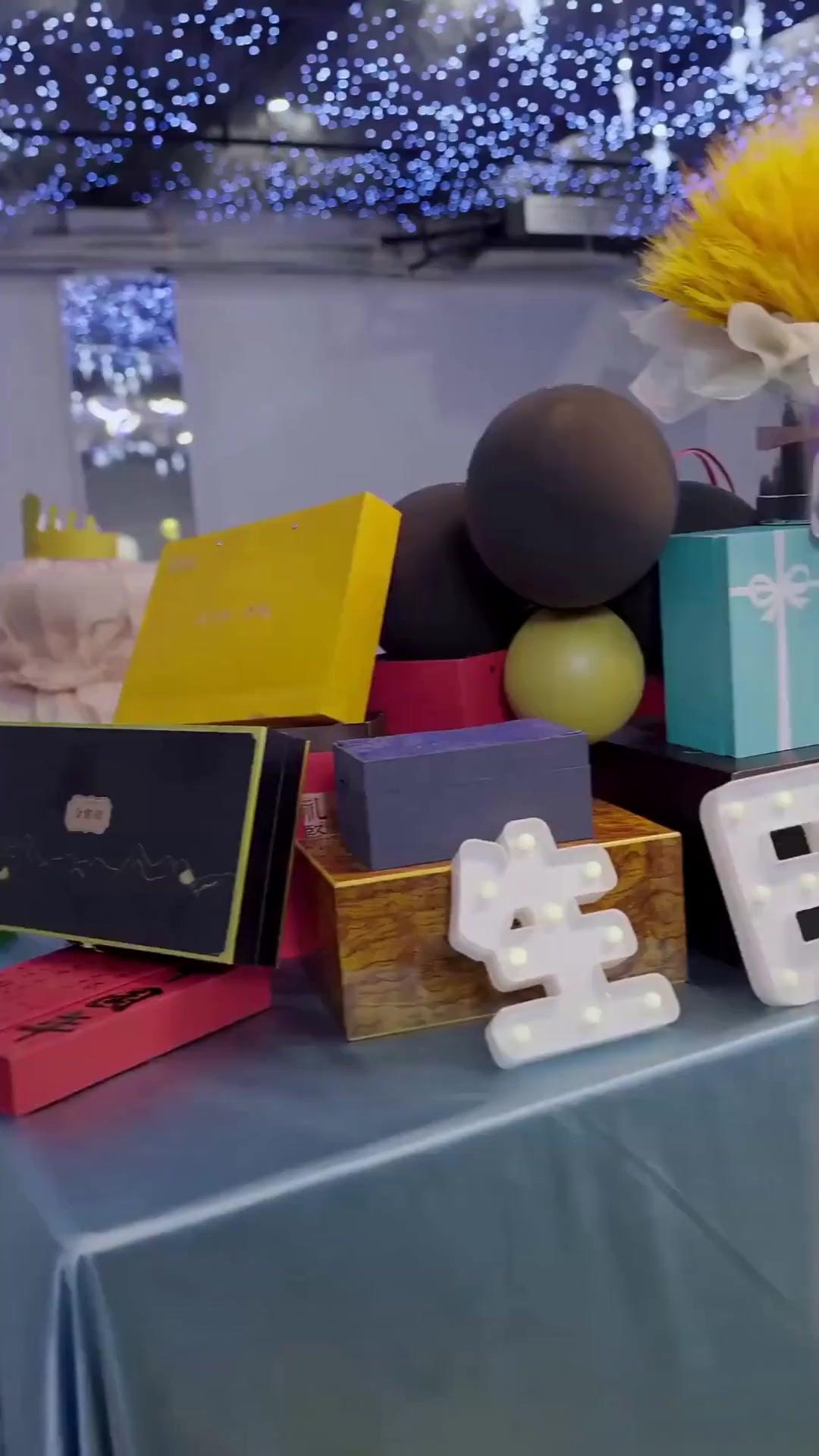 (Dubbed)Dumped, Rich, & 4 Beauties