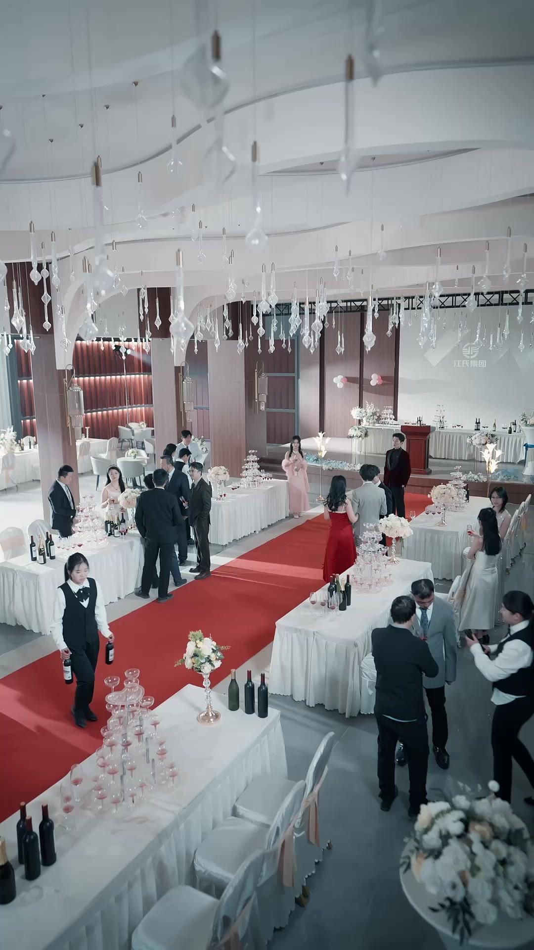 LA CONSEILLÈRE PIQUANTE