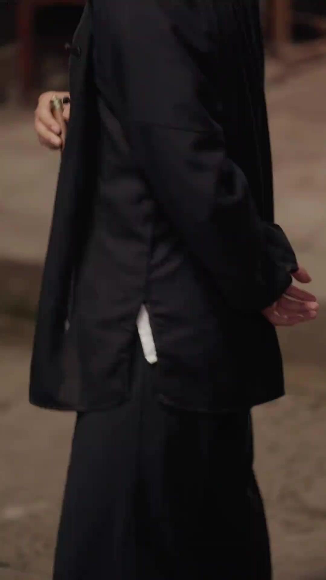 Ikan Asin Jadi Naga Pengguncang Langit