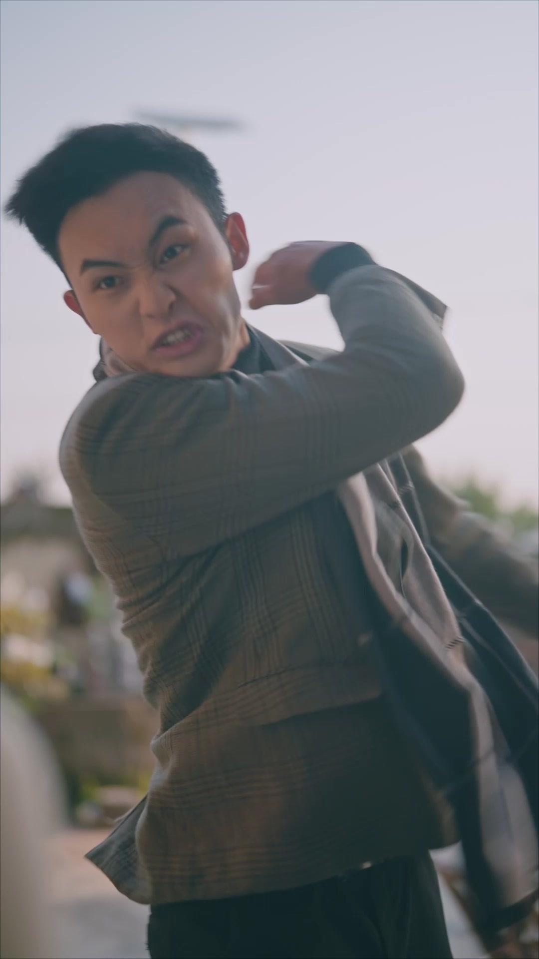 RETOUR EN 1980 : PLUS JAMAIS LA MARÂTRE