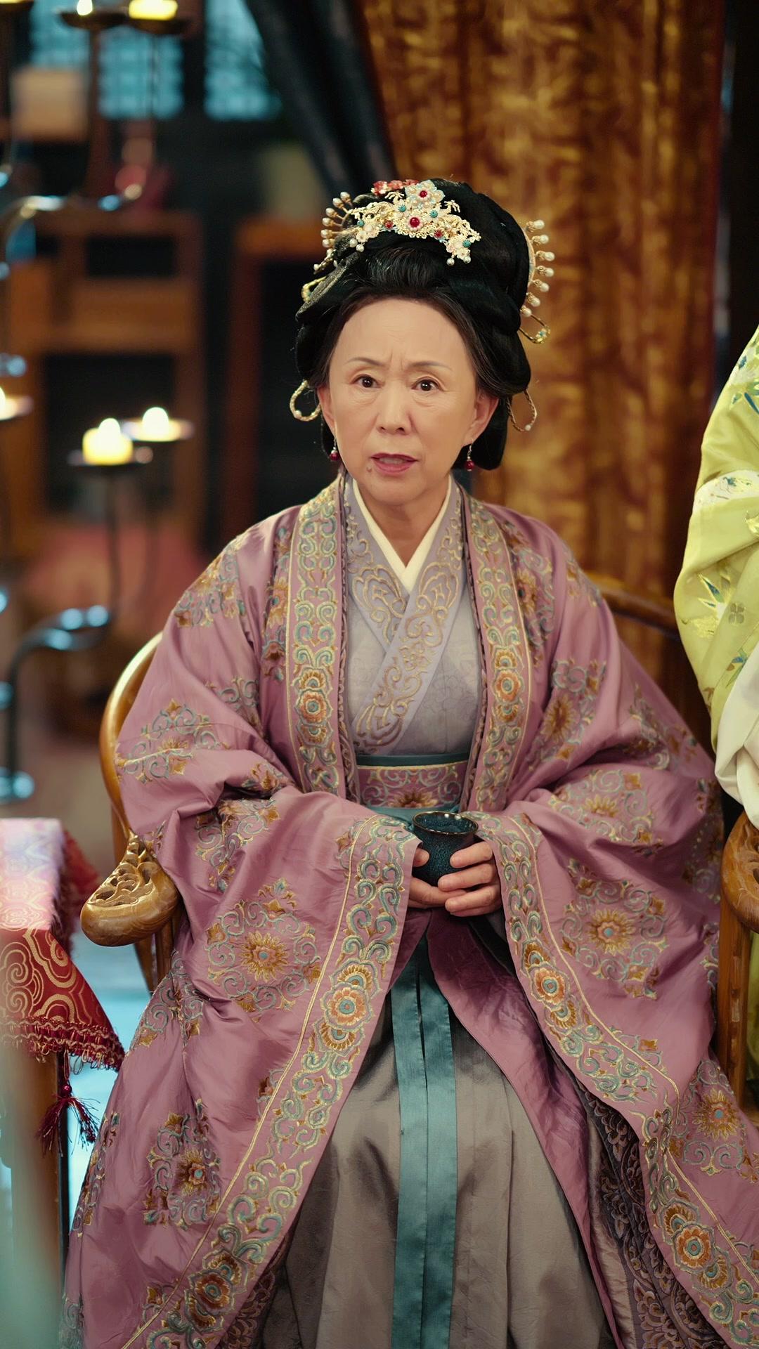 DE L'HÉRITIER AU MARQUIS