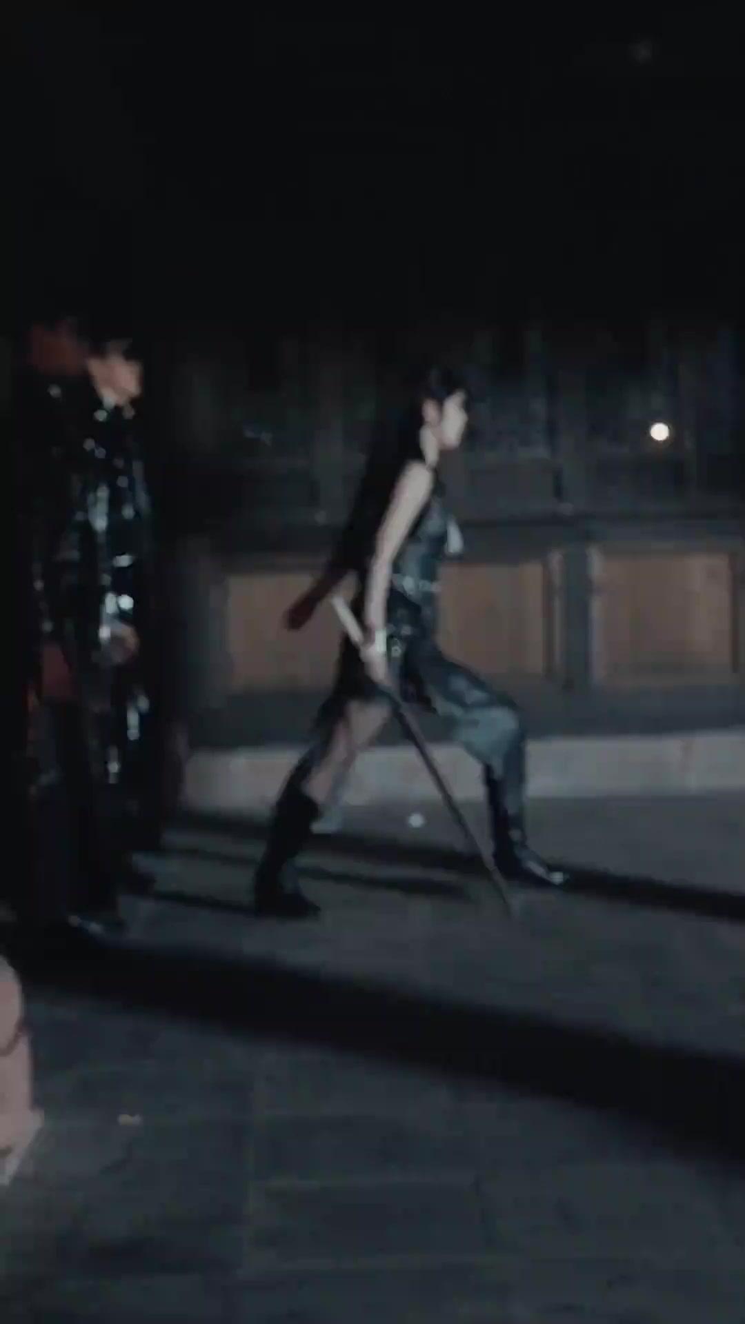 妻は月　天下無敵の　警備員