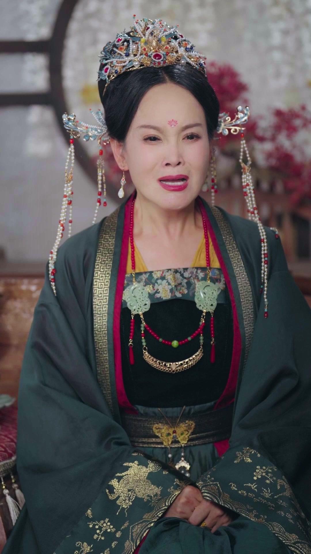 Mom, Daddy is the Prince!