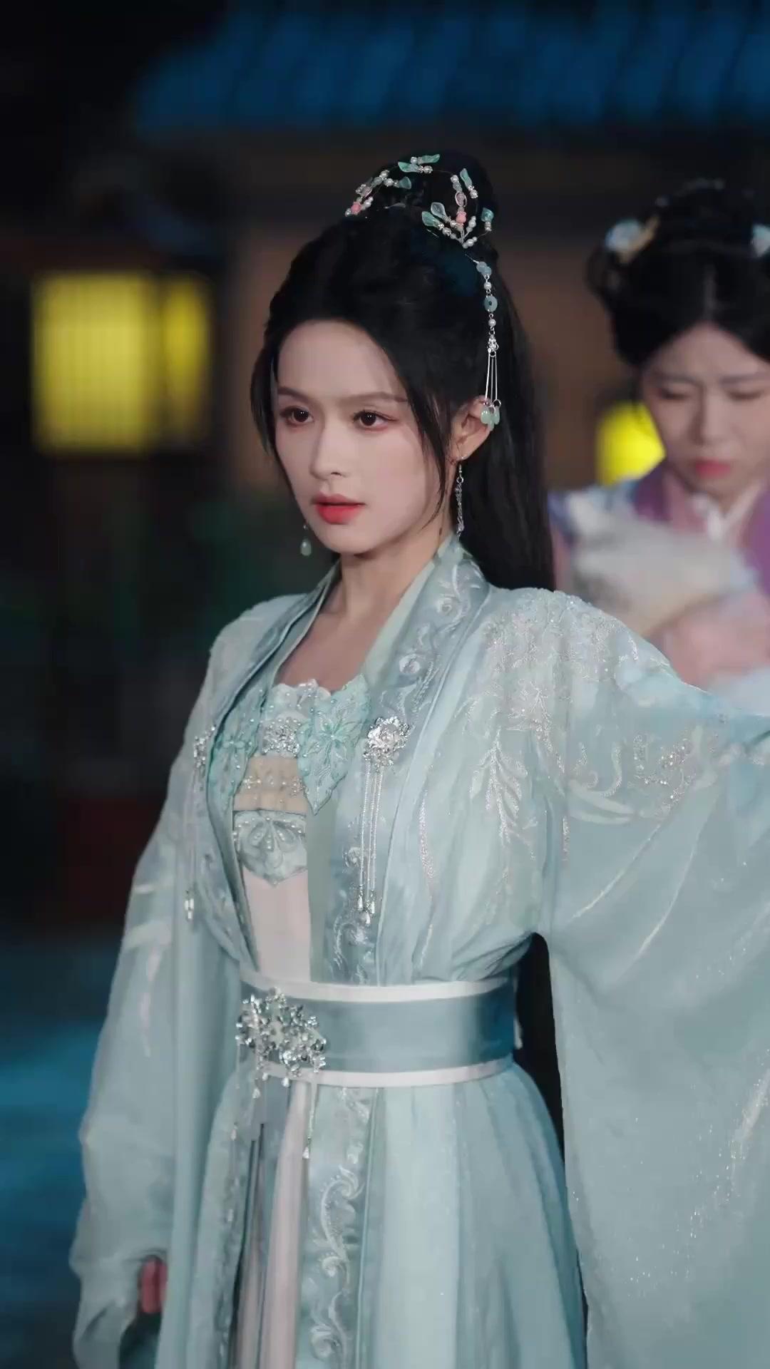 (พากย์เสียง) จากเหยื่อ สู่ผู้ล่าบัลลังก์